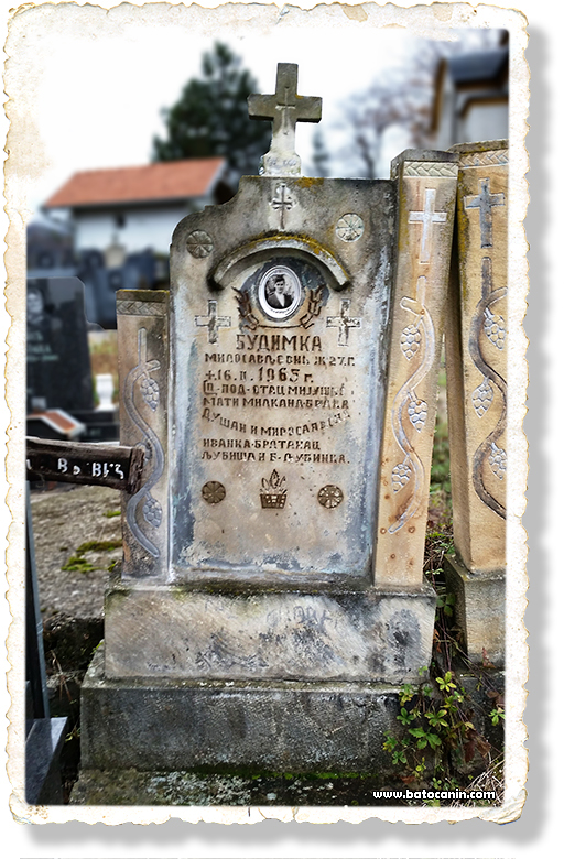 0429 Nadgrobni spomenik Milosavljević Budimke na seoskom groblju u Bučju