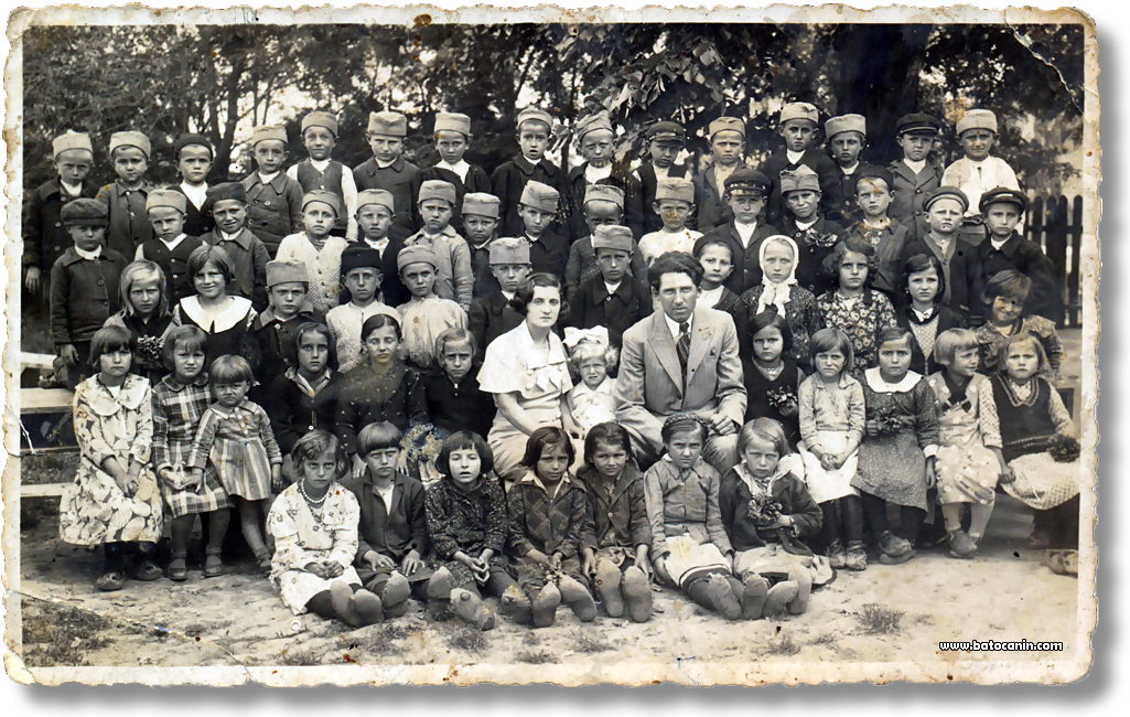 0832 Drugi razred Osnovne škole u Ribniku, školske 1936/1937