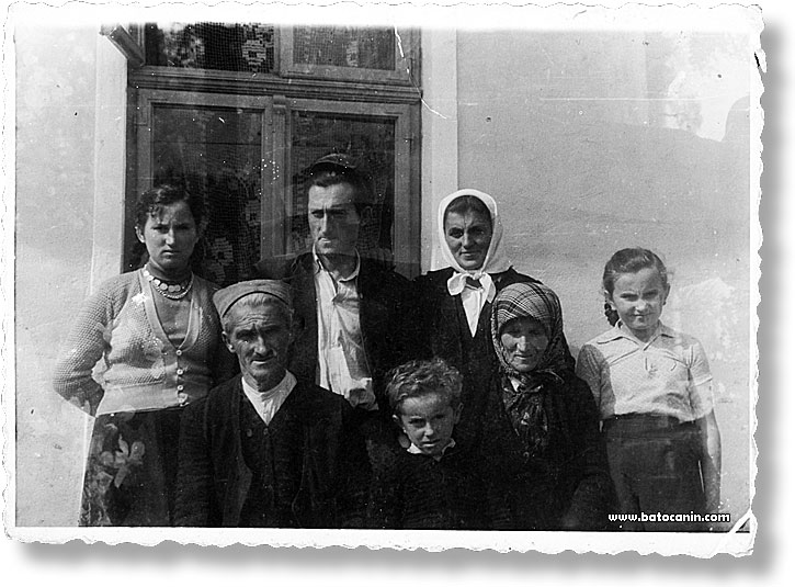 0171 Velika i Miloš Batoćanin sa delom porodice
